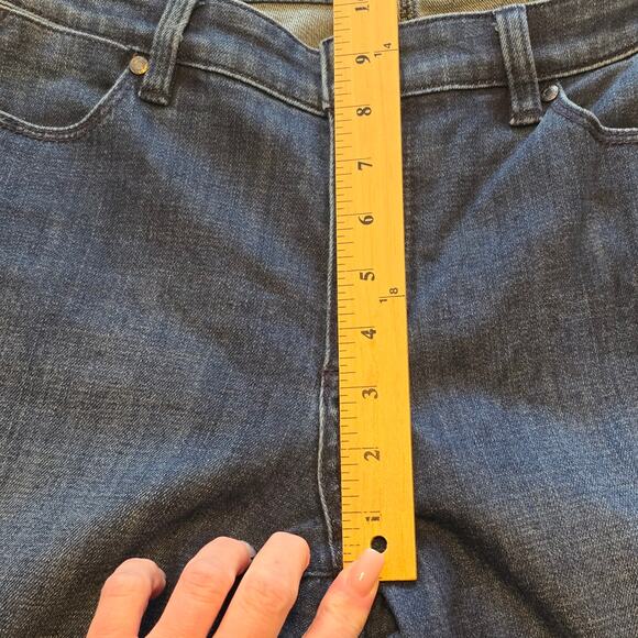 Talbots Flawless Five Pocket Jeans Womens Size 8 Blue Denim Curvy Straight - Picture 10 of 12